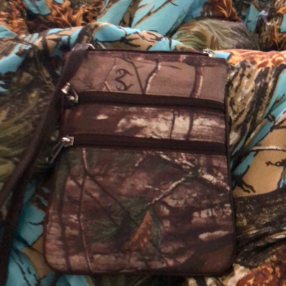 Realtree crossover small bag